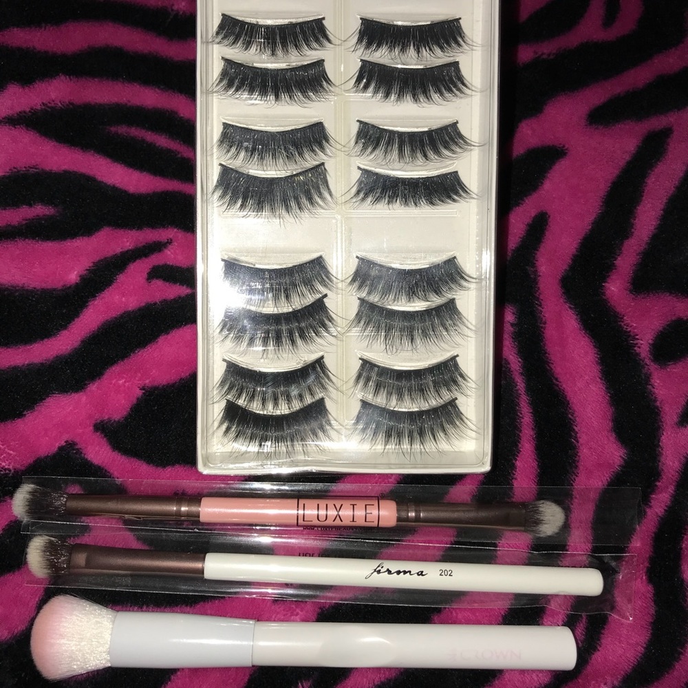 Makeup - Picture 2 of 5